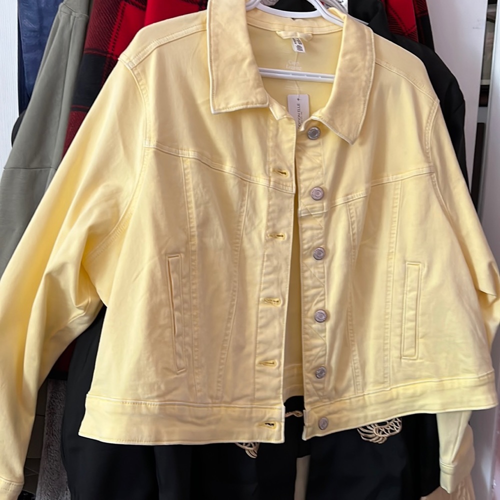 Beautiful yellow bomber Jean jacket